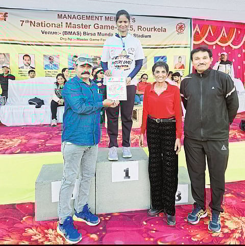 सहाय्यक कृषी अधिकारी राक्षे
यांनी पटकाविली दोन सुवर्णपदके