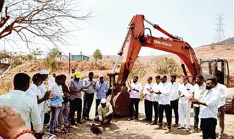 वांगणीवाडीत एकाच दिवशी पाच पाणंद रस्ते खुले