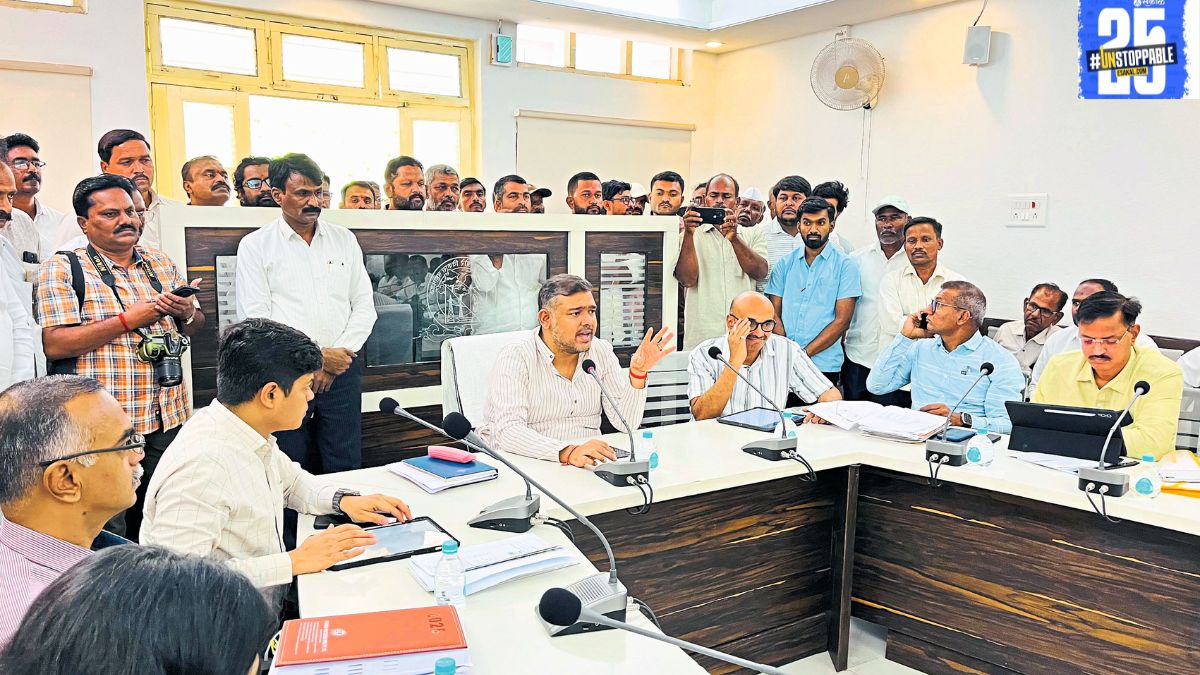 MP Vishal Patil reviews irrigation schemes to ensure proper water management and prevent a water scarcity crisis.