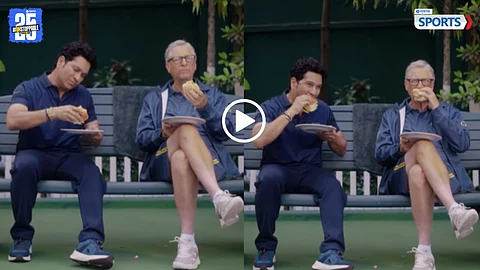 Bill Gates enjoying vadapav snack with Sachin Tendulka