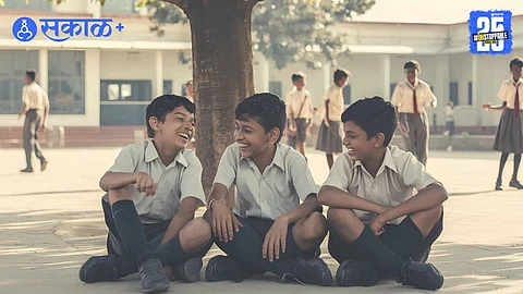 महाराष्ट्रातल्या शाळांत सीबीएसई पॅटर्न राबवला जाणार आहे.