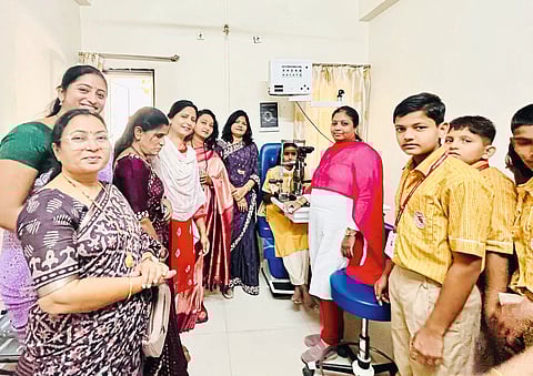 मूकबधिर मुलांसोबत
वाढदिवस साजरा