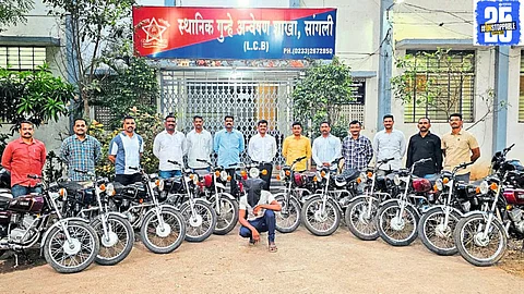 Sangli police recover 12 stolen motorcycles worth Rs 7 Lakhs after arresting a notorious thief involved in serial bike thefts."