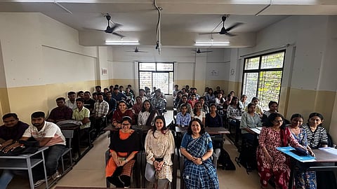 मॉडर्न वाणिज्य महाविद्यालयात 'यिन संवाद' कार्यक्रमाचे आयोजन.