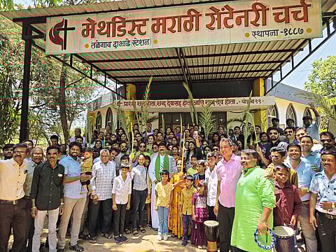 तळेगावात झावळ्याचा रविवार उत्साहात