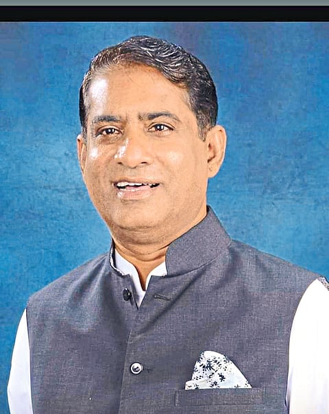 रायगडच्या राजकारणात उलथापालथ