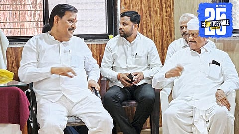Deshmukh meets both Sathe and Mhetre in a day; efforts hint at bridging the NCP factional divide in Maharashtra politics.