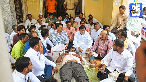 MLA Deshmukh protests outside Irrigation Bhavan demanding water for drought-affected areas
