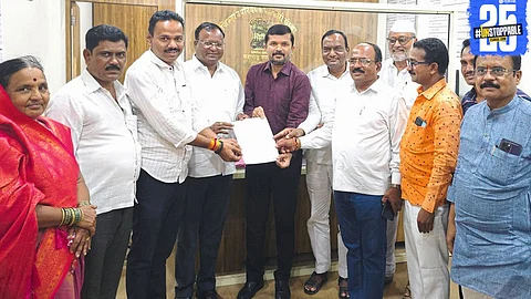 Shockwave in Shrirampur: 9 APMC directors resign; Vikhe faction in spotlight as political drama unfolds.