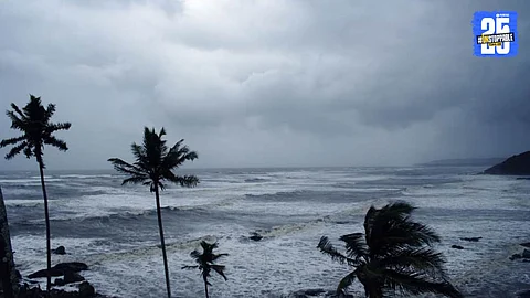 Heavy monsoon clouds hovering over Goa’s border area, signaling the onset of rain across Konkan and parts of Maharashtra.