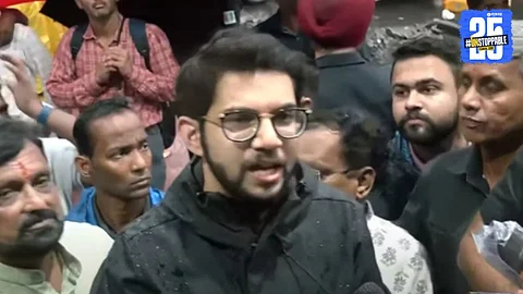 Aaditya Thackeray: ''ग्रीन कार्पेट घालून नालेसफाईची पाहाणी करणारे कुठे गेले?'' आदित्य ठाकरेंचा घणाघात
