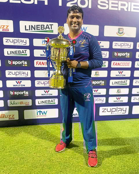 डॉ. परदेशी यूएई संघाचे
‘मुख्य फिजिओथेरपिस्ट’