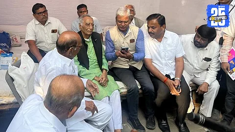 Sharad Pawar Dr. Baba Adhav is a Pillar of Maharashtra’s Social History