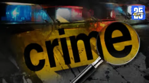 Thieves broke locks and looted valuables from two houses in Vishrambag and Sangliwadi area, causing panic among residents.