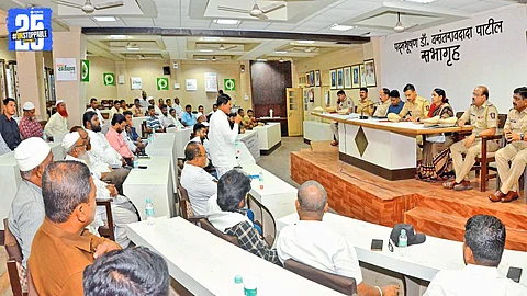 DySP Pranil Gilda addressing Kolhapur peace committee: Calls for law enforcement and harmony.