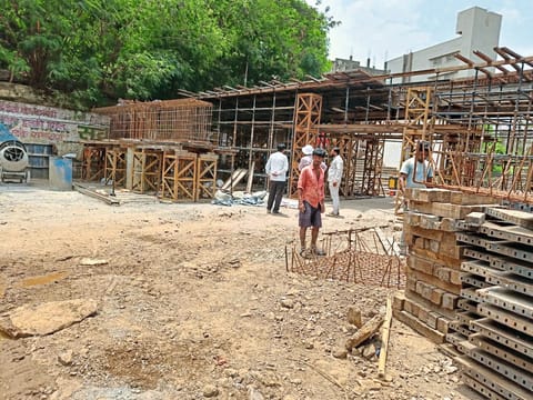 आळंदीतील स्कायवॉक पूल अंधातरीच