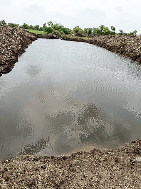 जळकेवाडी येथे ओढा खोलीकरणाचे काम पूर्ण