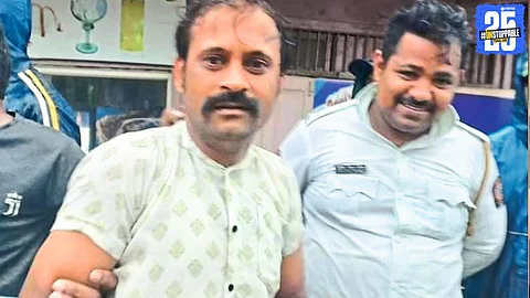 Traffic policeman dives into Rankala Lake in uniform to save a man; citizens praise heroic act.