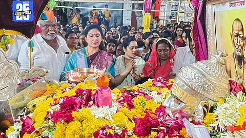 Swami Samarth Palkhi welcomed in Kurdwadi with chants and bhakti; town radiates spiritual energy."
