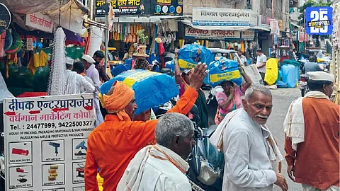 Warkari Shopping