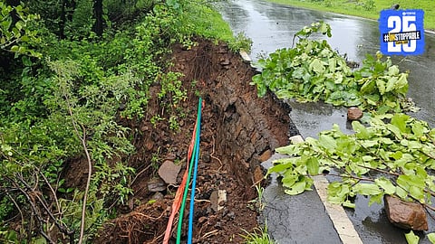 Palghar road collapsed