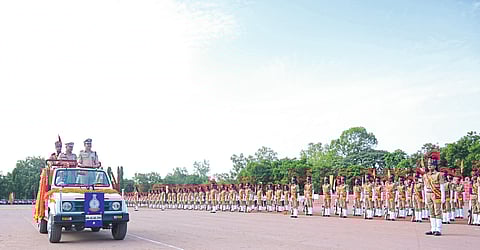 राष्ट्रसेवेसाठी सदैव सज्ज राहावे