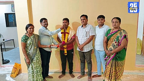 Raj Deshmukh from Padasali secures admission to IIT Bombay through self-study, proving that determination can break all barriers.