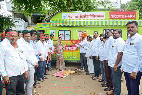 रांजणगाव सांडसला जनावरांची तपासणी