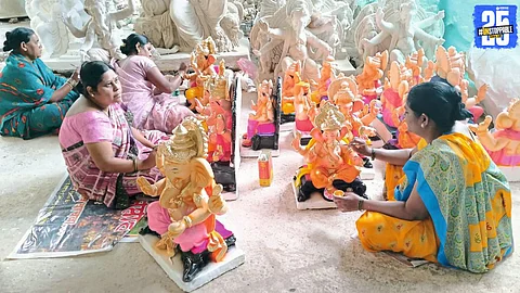 Rural Women Turn Artists: Spiritual Joy Drives Ganesh Idol Crafting
