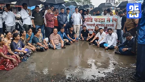 Dighode village Citizens protest on potholes