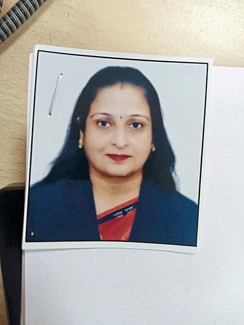 अवती भवती