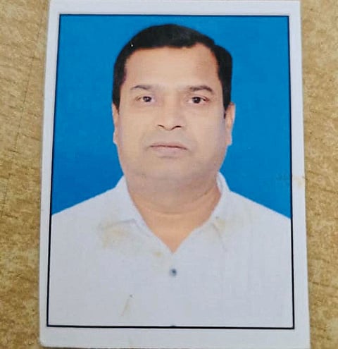 मंडल अधिकारी शेख यांना पुरस्कार