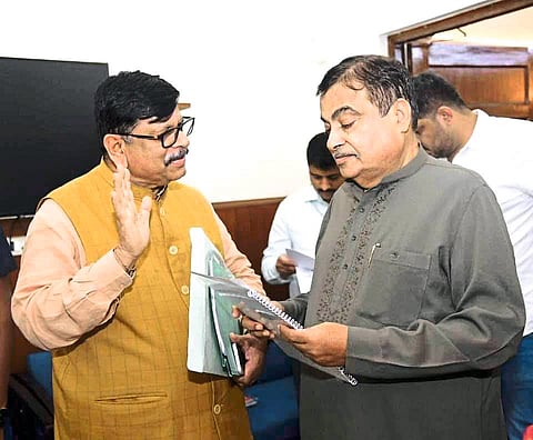 बदलापूर टर्मिनसची मागणी रेल्वेमंत्र्यांच्या दारी!