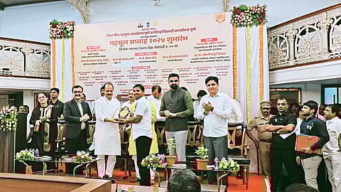 वाघले यांना उत्कृष्ट पोलिस पाटील पुरस्कार