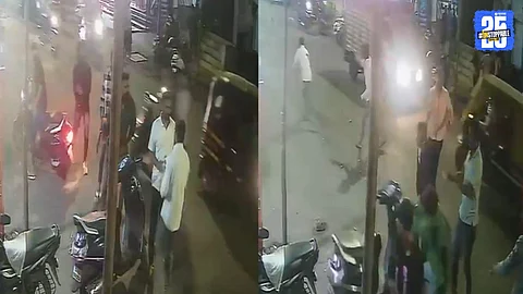 Narayan Peth Knife Attack: FIR Against Gopal Tiwari and Six Others