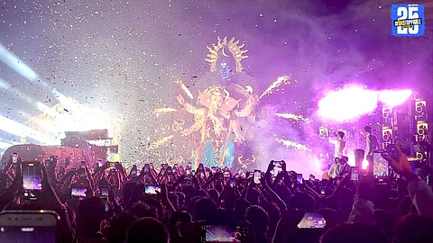 "Ganesh idol arrival processions light up Rajpath in Satara with dhol-tasha beats and enthusiastic crowds."