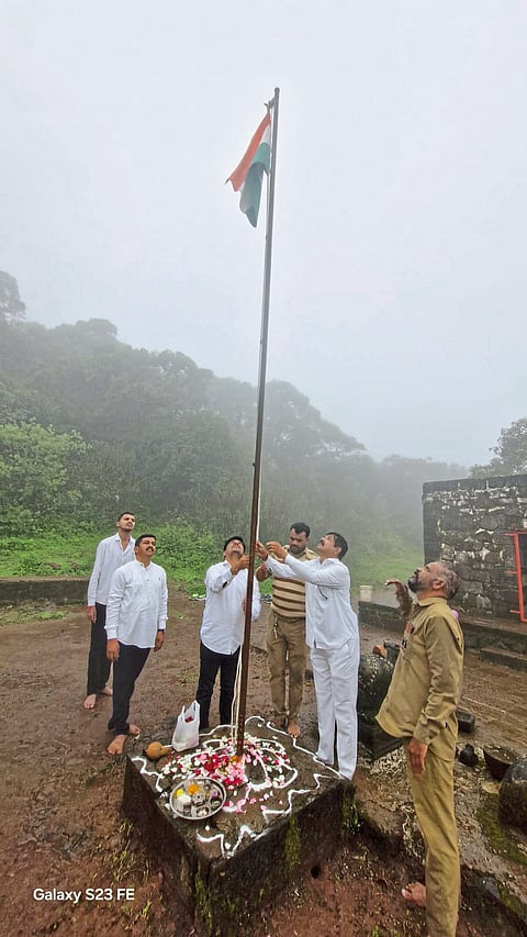 पवनानगरमध्ये गणवेश वाटप, प्रभात फेरी, सांस्कृतिक कार्यक्रम