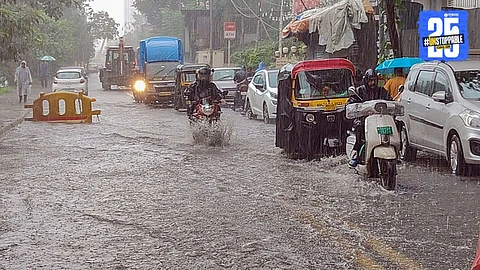 waterlogging on Ghodbunder Road