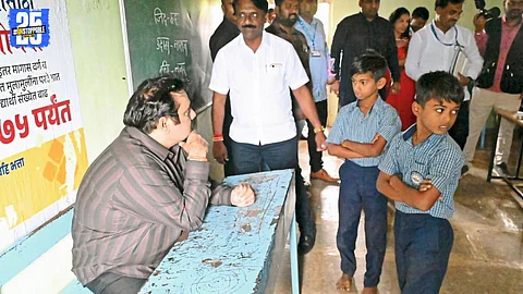 Negligence in Solapur Ashram School: No kitchen, no meals; headmaster suspended.