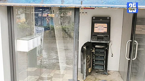 CCTV captures thieves breaking into ATM in Deolali Pravara; ₹10.65 lakh stolen.