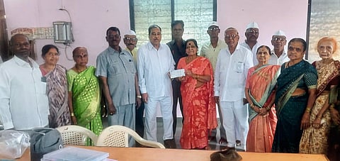 जेजुरीतील ज्येष्ठ नागरिक संघटनेला मदत