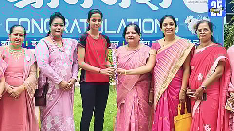 Prof. Vijay Shete with Shri Ganesh taekwondo medal winners – 1 gold and 3 silver."