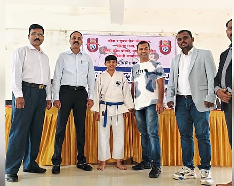 श्रावणी रोमण कराटे स्पर्धेत प्रथम