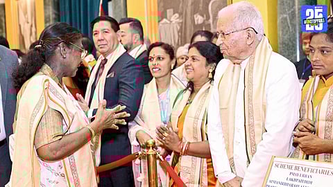 Delhi Felicitates ‘Lakhpati Didis’; 16 Women from Satara Honoured by President