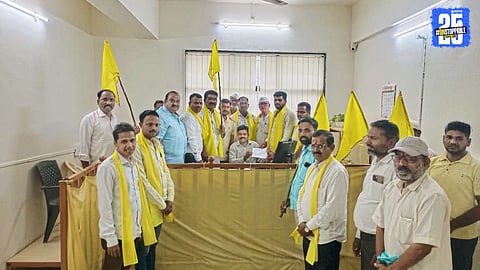 “OBC community leaders in Lonand announcing a chain hunger strike against Maratha reservation in OBC quota.”