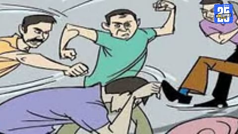 Islampur: Two groups clash over old dispute; police register case after illegal gathering.