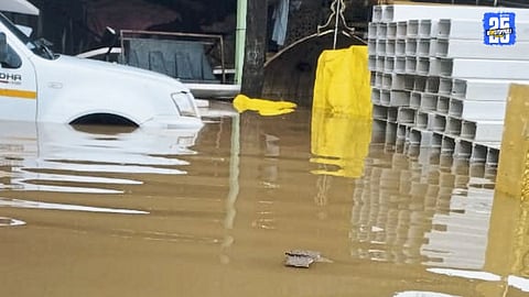 Solapur’s Bidi Housing Colony submerged: 500 homes flooded, crores worth property lost.