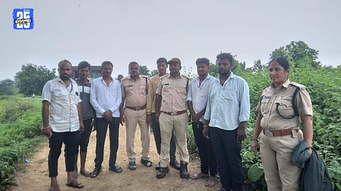 Leopard spotted in Nagaral Shivar; farmer escapes, villagers live in fear.