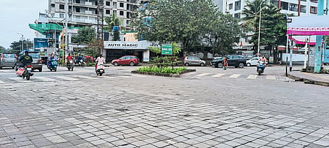 रहाटणीगावातील मुख्य चौक धोकादायक