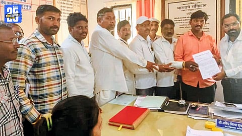 Gram Rozgar Sahayaks protest over unpaid honorarium, work boycott impacts village development.